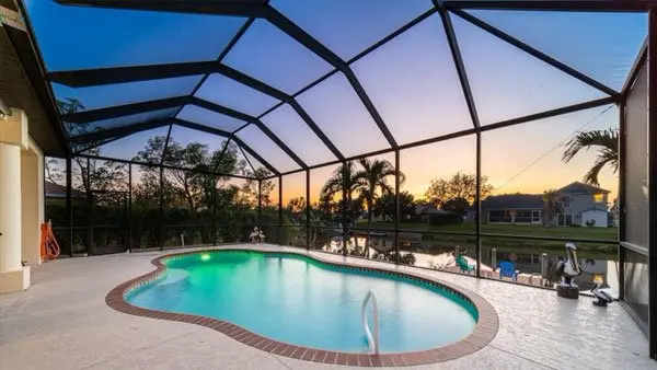Discover Premier Vacation Homes with Private Pools and Scenic Waterfronts